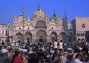 東京のビジネスと観光に最適な宿泊拠点 ― ホテルヴィラフォンテーヌ東京大手町の魅力と特徴